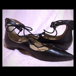 🌻 Laced Pointed Toe Flats Saks 5th Ave. Size 5.5M